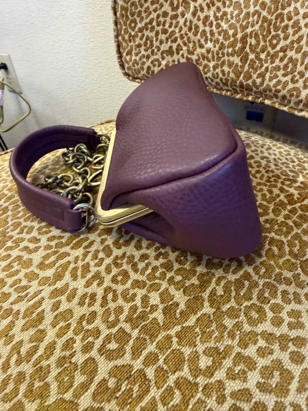 HANDMADE Burgundy/Plum Leather Satchel/Shoulder Bag w Bow Kisslock Gold hardware - Picture 15 of 16